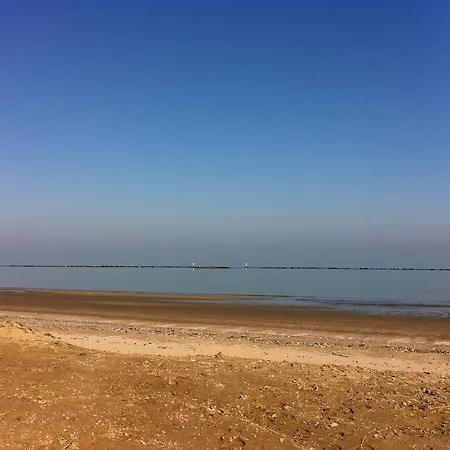 Hotel apartamentowy Long Village On The Sea With Private Included 4*